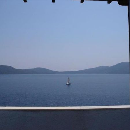 Villa With Breathtaking Views And Private Beach Agios Dimitrios  Zewnętrze zdjęcie