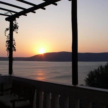 Villa With Breathtaking Views And Private Beach Agios Dimitrios  Zewnętrze zdjęcie