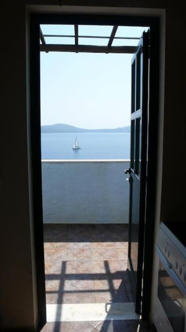 Villa With Breathtaking Views And Private Beach Agios Dimitrios  Zewnętrze zdjęcie