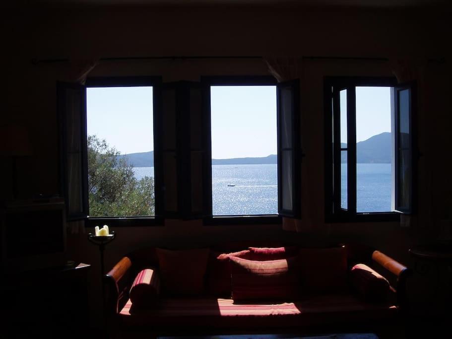 Villa With Breathtaking Views And Private Beach Agios Dimitrios  Zewnętrze zdjęcie